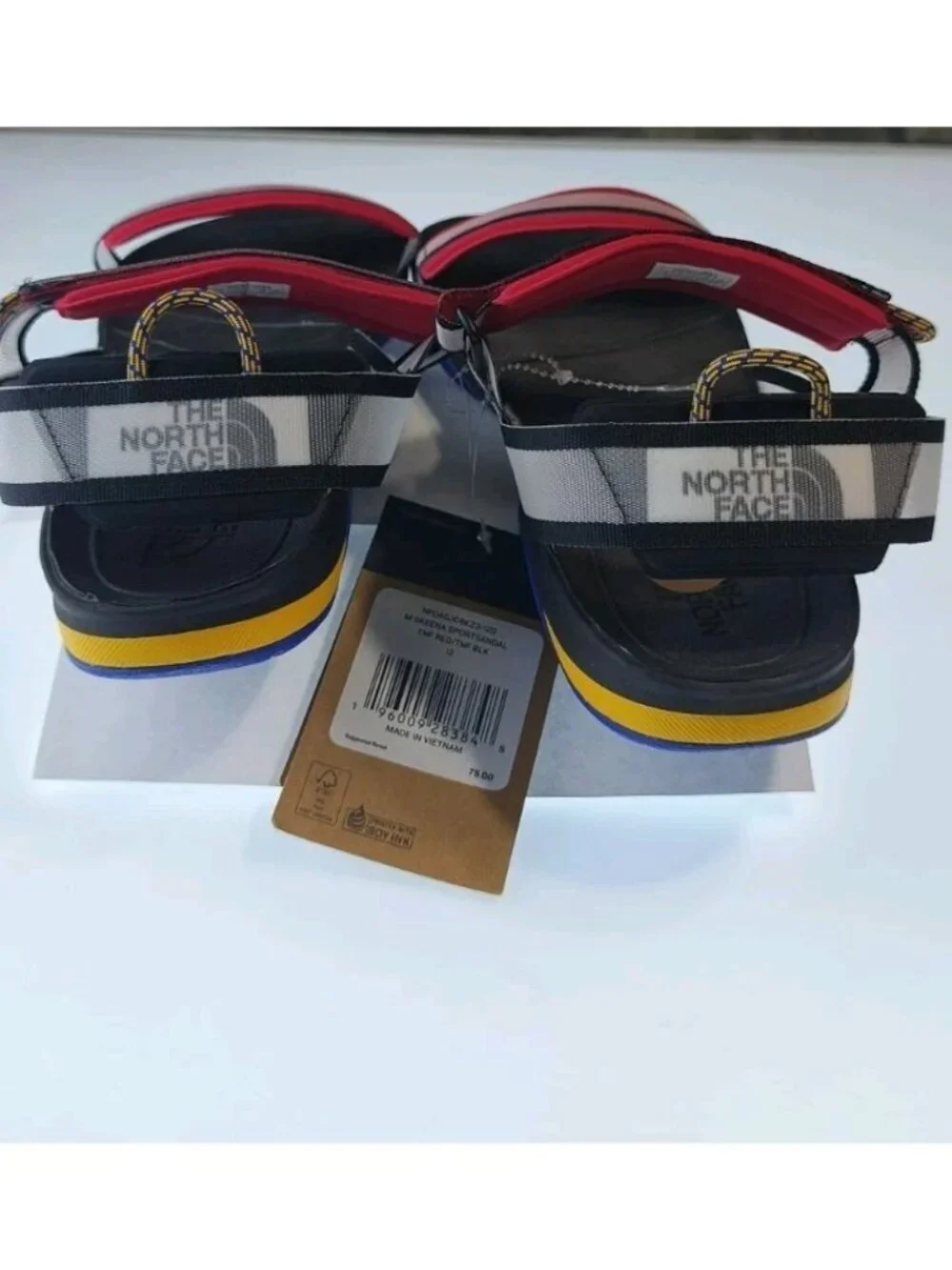 The North Face Skeena Sport Sandal Men's Size 12 TNF Red Black NWT Multicolor